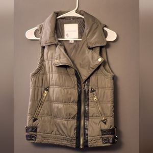 Maurices Vest Size Small